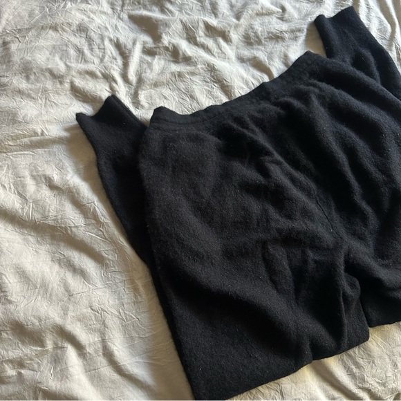 Naadam Off-Duty Cashmere Jogger in Black Small - Picture 11 of 16